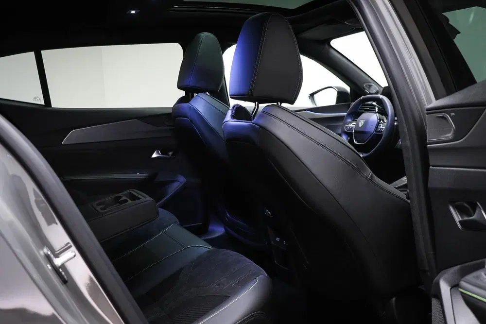 Peugeot 408 GT 58 kWh uit 2026, foto 14