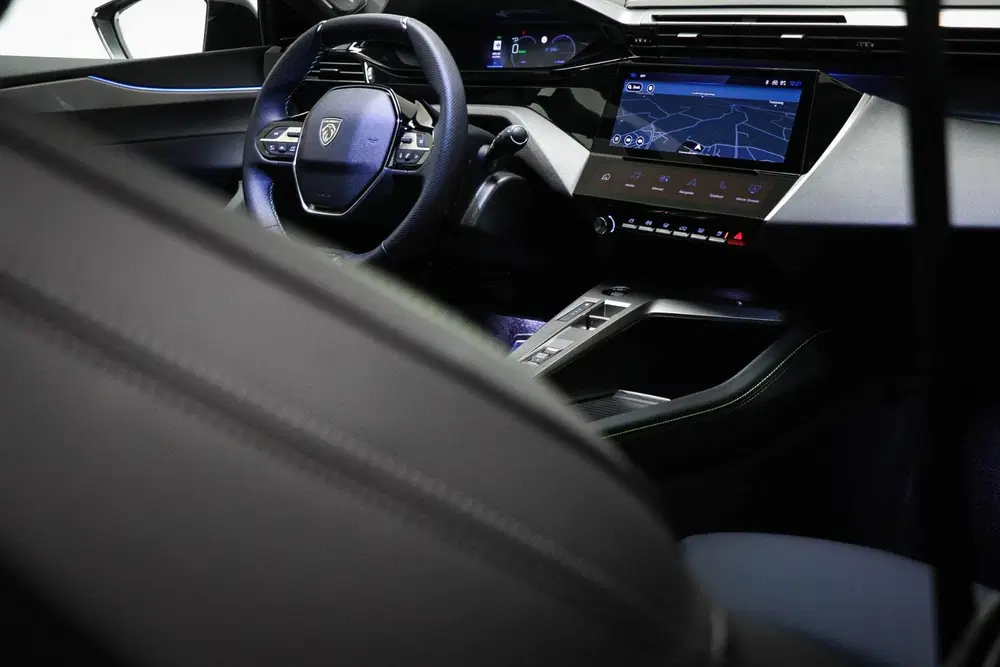 Peugeot 408 GT 58 kWh uit 2026, foto 15