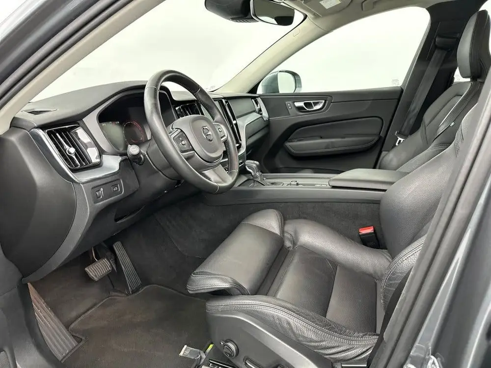 Volvo XC60 T5 253PK Momentum| Adap.Cruise| Trekhaak| Leder| uit 2019, foto 17