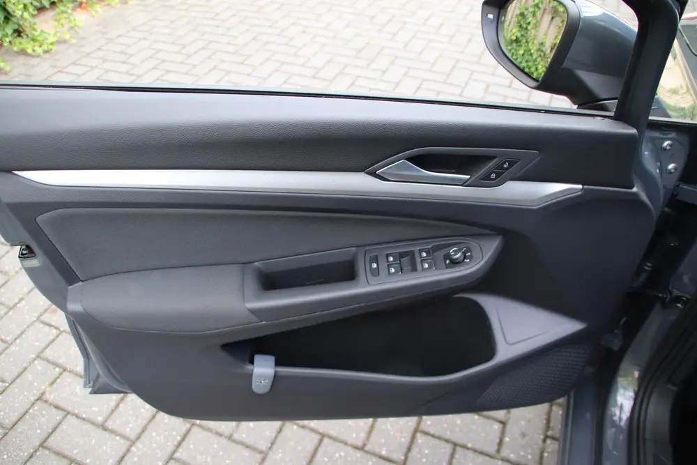 Volkswagen Golf 1.0 TSI Life Trekhaak/Camera+park.sens/Carpl uit 2022, foto 8
