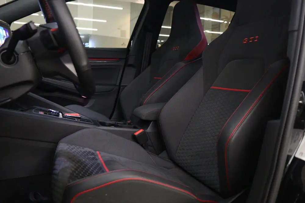 Volkswagen Golf 2.0 TSI GTI 45 JAHRE CLUBSPORT AKRA/PANO/ACC uit 2022, foto 13