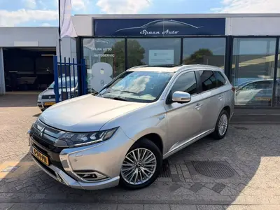 Mitsubishi Outlander 2.4 PHEV Instyle + | PANO | LEER | CARP uit 2019