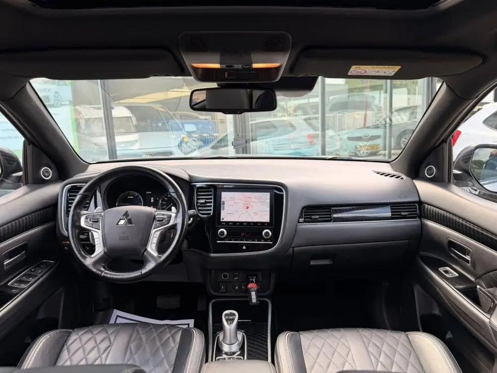 Mitsubishi Outlander 2.4 PHEV Instyle + | PANO | LEER | CARP uit 2019, foto 19