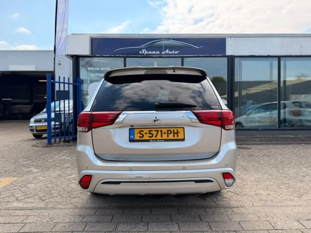 Mitsubishi Outlander 2.4 PHEV Instyle + | PANO | LEER | CARP uit 2019, foto 20