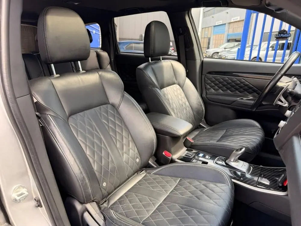 Mitsubishi Outlander 2.4 PHEV Instyle + | PANO | LEER | CARP uit 2019, foto 9