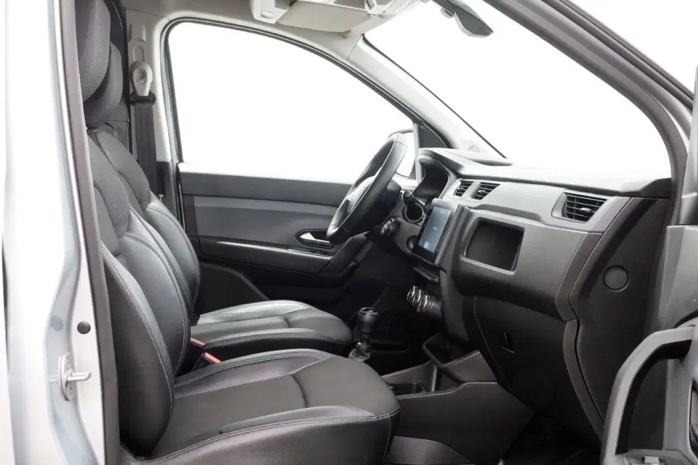 Renault Express 1.3 TCe 100pk Benzine Comfort Airco uit 2022, foto 3
