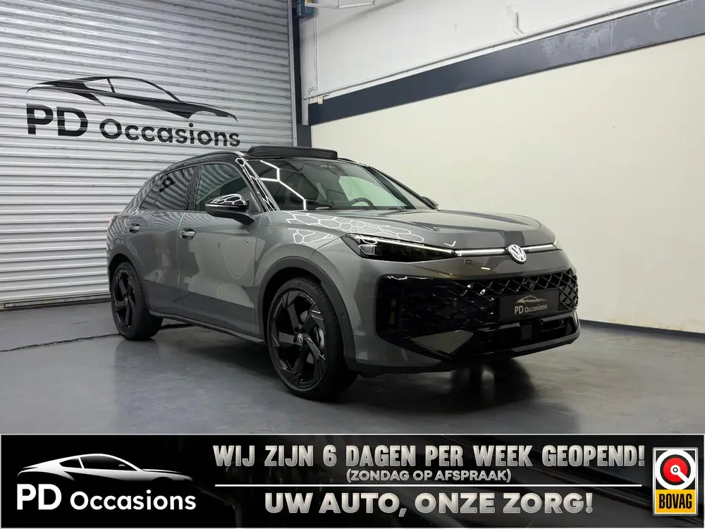 Volkswagen T-Roc 1.5 TSI R-Line Full option - Pano - Elek. T uit 2026