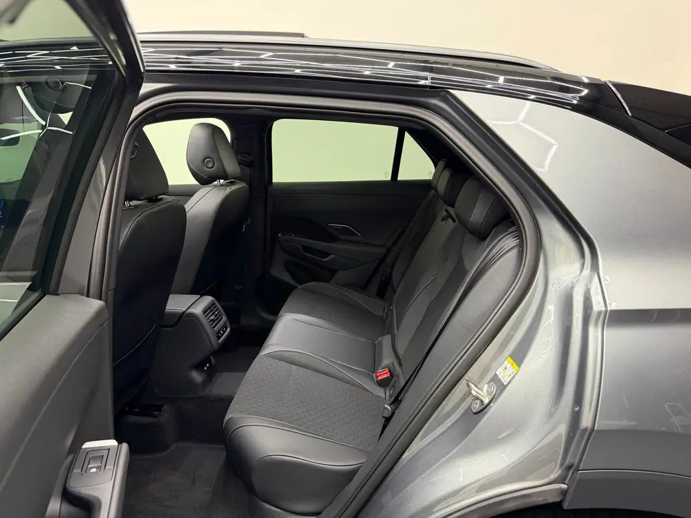 Volkswagen T-Roc 1.5 TSI R-Line Full option - Pano - Elek. T uit 2026, foto 17