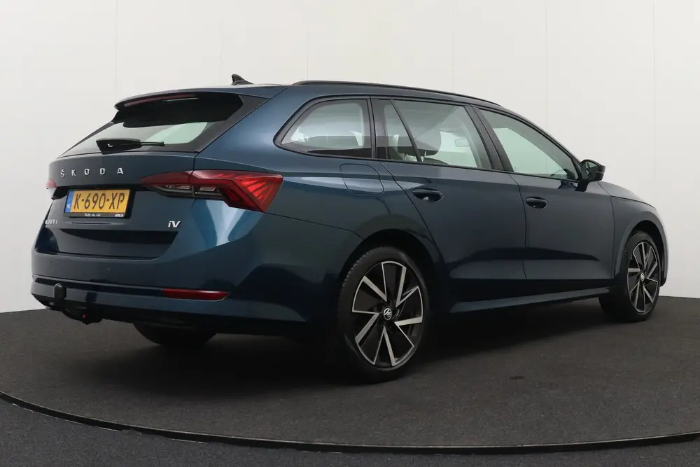 Skoda Octavia 1.4 TSI iV PHEV Business Sport Trekhaak uit 2021, foto 2