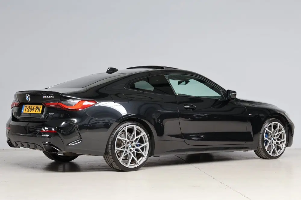 BMW 4-serie 4-serie Coupé M440i xDrive M-sport uit 2021, foto 2