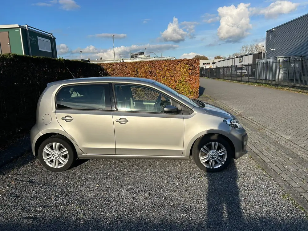 Volkswagen Up! high up! 1.0 60PK 5D BMT 2019 Grijs uit 2019, foto 6