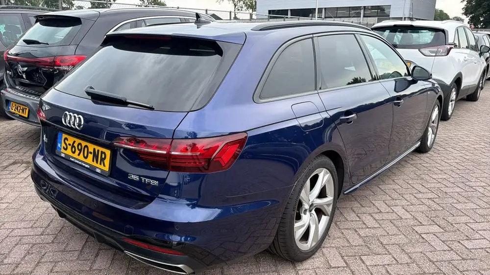Audi A4 Avant 35 TFSI S edition Automaat | Navigatie | CarPl uit 2023, foto 3