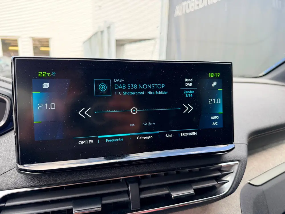 Peugeot 3008 1.6 HYbrid 225 GT Black pack Massage 360 f uit 2023, foto 10