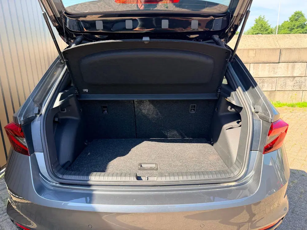 Skoda Fabia 1.0 TSI Monte Carlo led upgrade camera uit 2025, foto 17