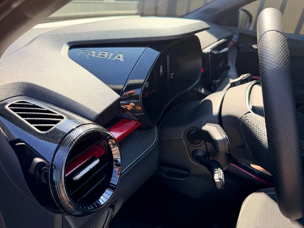 Skoda Fabia 1.0 TSI Monte Carlo led upgrade camera uit 2025, foto 7