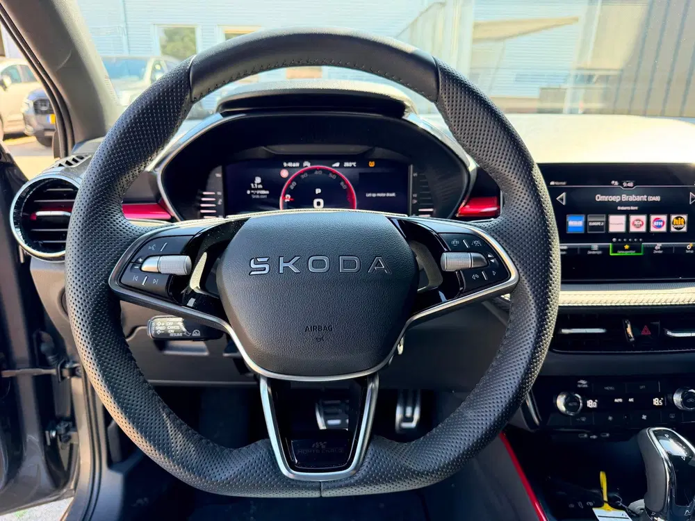 Skoda Fabia 1.0 TSI Monte Carlo led upgrade camera uit 2025, foto 8