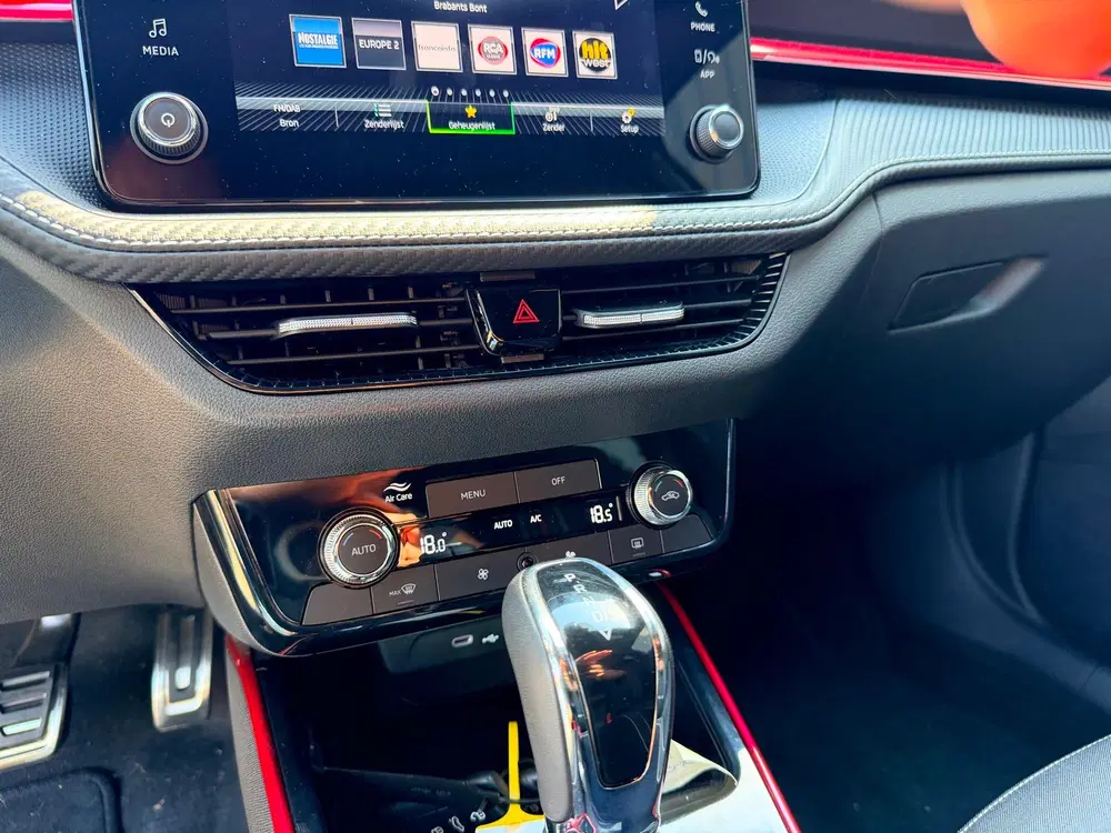 Skoda Fabia 1.0 TSI Monte Carlo led upgrade camera uit 2025, foto 9