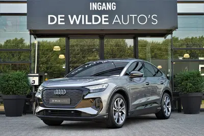 Audi Q4 e-tron 40 S-line 204pk RS-seats Pano Trekh uit 2023