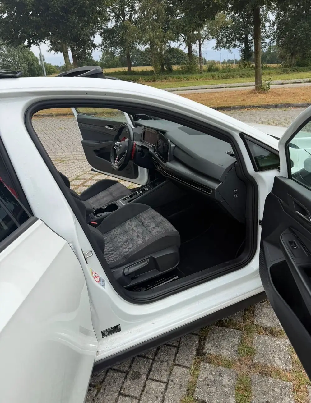 Volkswagen Golf VW Golf 8 GTI 2.0 TSI DSG 327PK! IQ.Light | H&K |Panoramadak uit 2021, foto 13