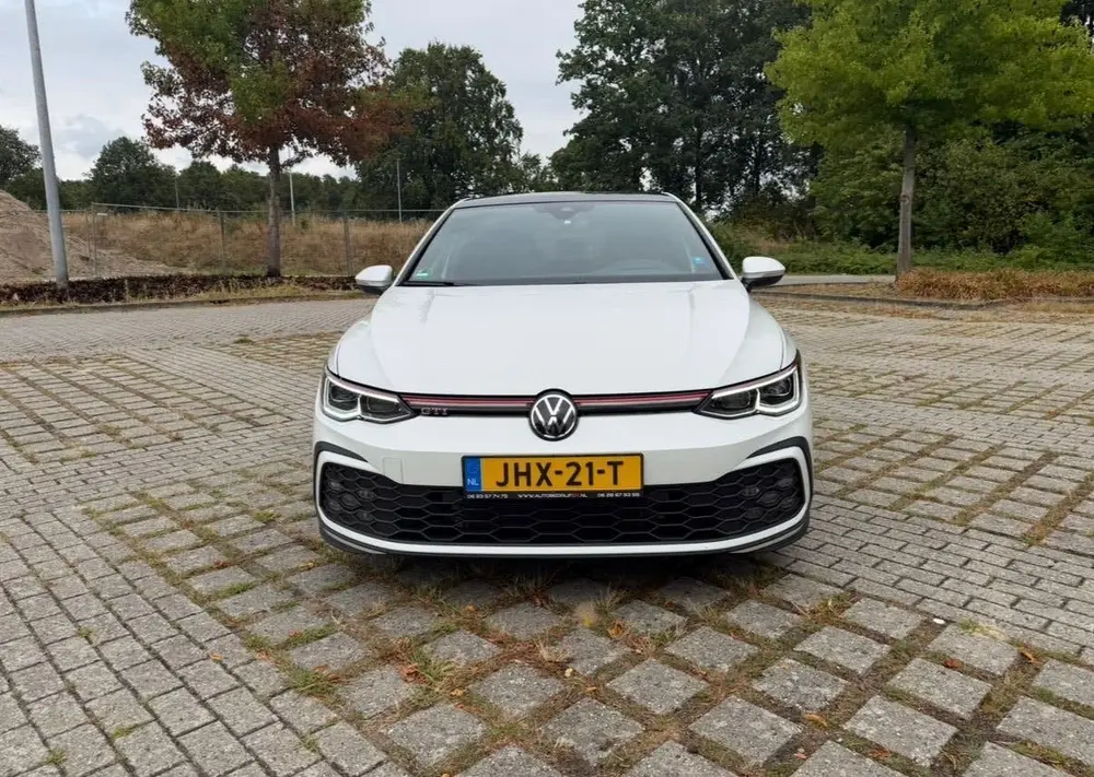 Volkswagen Golf VW Golf 8 GTI 2.0 TSI DSG 327PK! IQ.Light | H&K |Panoramadak uit 2021, foto 3