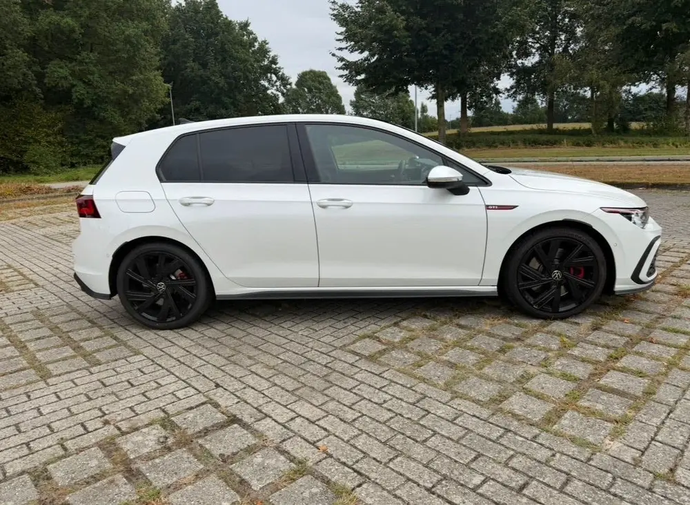 Volkswagen Golf VW Golf 8 GTI 2.0 TSI DSG 327PK! IQ.Light | H&K |Panoramadak uit 2021, foto 4