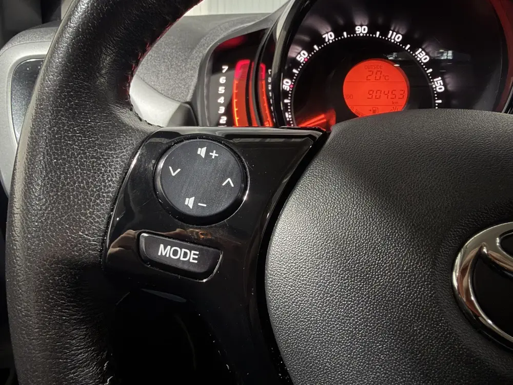 Toyota Aygo 1.0 VVT-i x-play limited Navigatie af fabriek, A uit 2019, foto 11