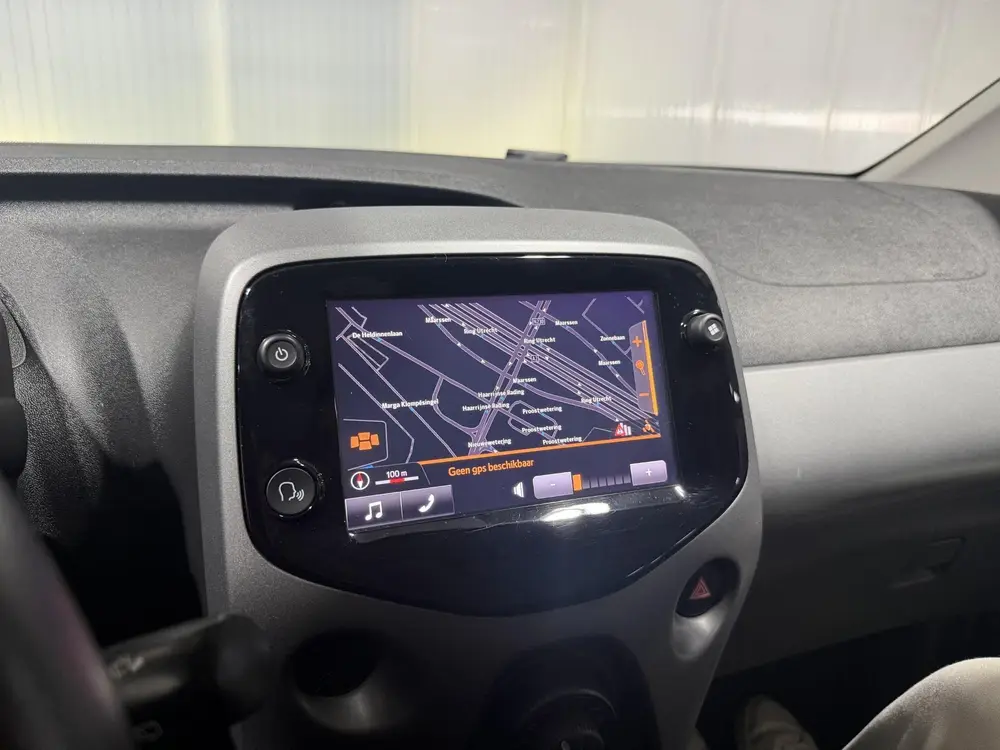 Toyota Aygo 1.0 VVT-i x-play limited Navigatie af fabriek, A uit 2019, foto 16