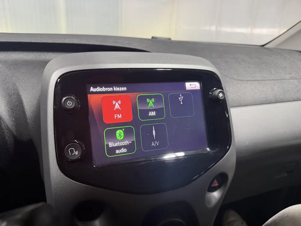 Toyota Aygo 1.0 VVT-i x-play limited Navigatie af fabriek, A uit 2019, foto 18
