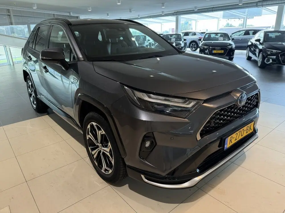 Toyota RAV 4 2.5 Plug-in Hybrid AWD Style (bj 2022) uit 2022, foto 2