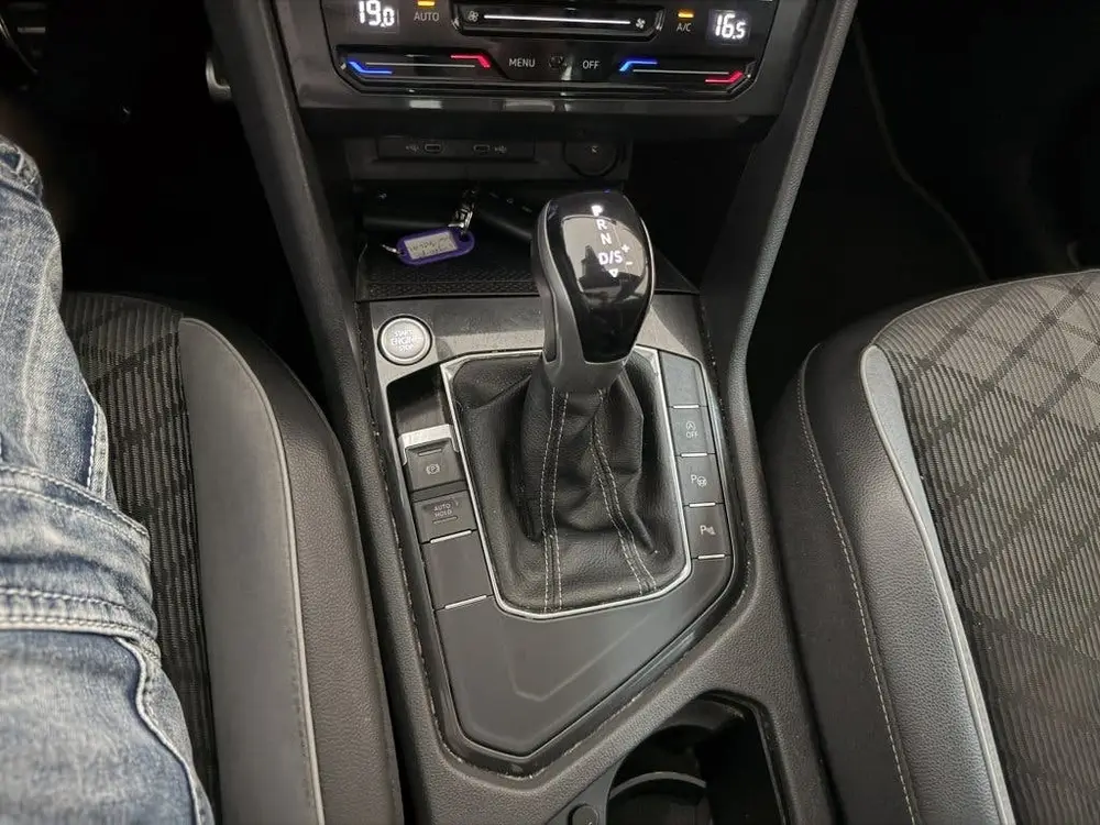 Volkswagen Tiguan 1.5 TSI R-Line Business+ (bj 2021) uit 2021, foto 12