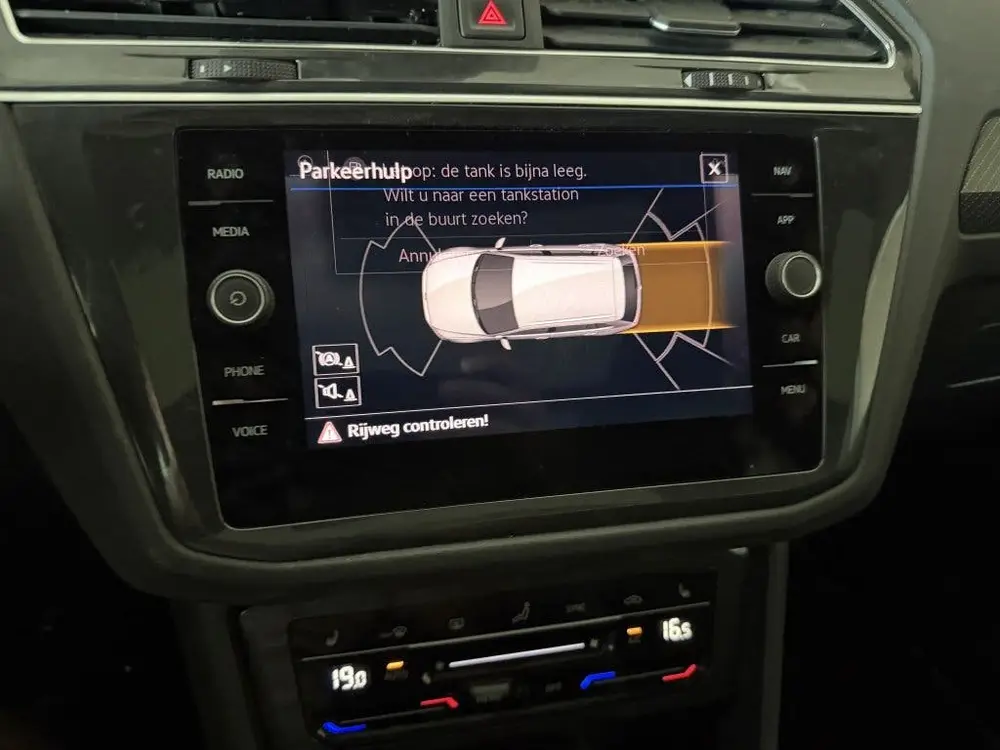Volkswagen Tiguan 1.5 TSI R-Line Business+ (bj 2021) uit 2021, foto 13