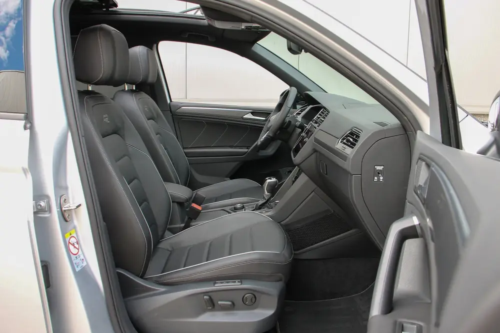 Volkswagen Tiguan 2.0 TSI R-line Black Style Leer Pano 4motion Tiguan 2.0 TSI R-line Black Style Leer Pano 4moti uit 2021, foto 10