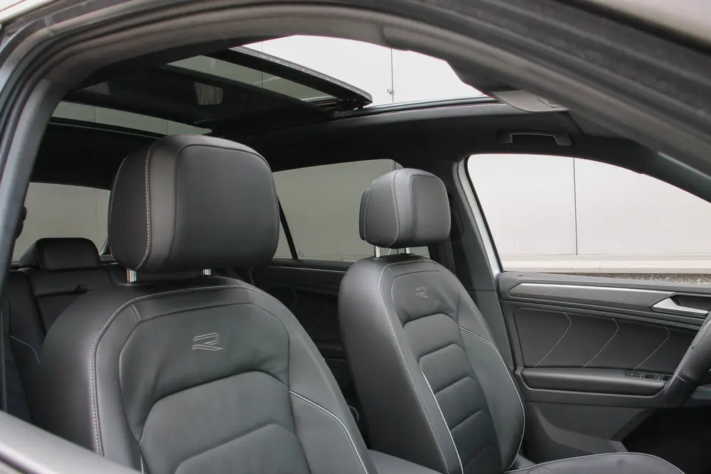 Volkswagen Tiguan 2.0 TSI R-line Black Style Leer Pano 4motion Tiguan 2.0 TSI R-line Black Style Leer Pano 4moti uit 2021, foto 12