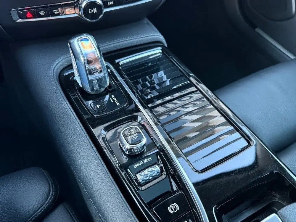Volvo V60 2.0 T8 Twin Engine Inscription Pano Camera Trekhaa uit 2019, foto 18