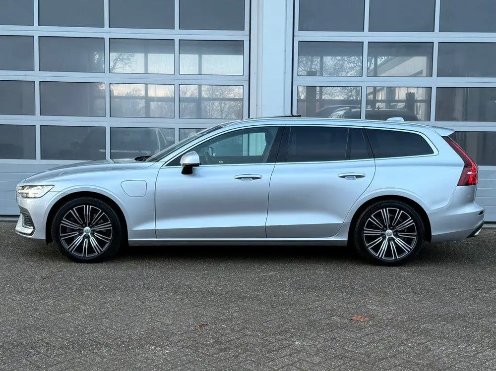 Volvo V60 2.0 T8 Twin Engine Inscription Pano Camera Trekhaa uit 2019, foto 3