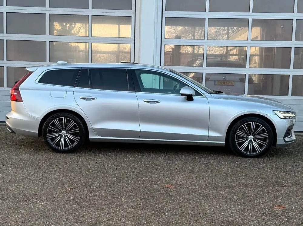Volvo V60 2.0 T8 Twin Engine Inscription Pano Camera Trekhaa uit 2019, foto 6