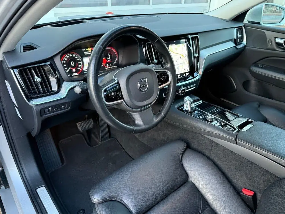 Volvo V60 2.0 T8 Twin Engine Inscription Pano Camera Trekhaa uit 2019, foto 8