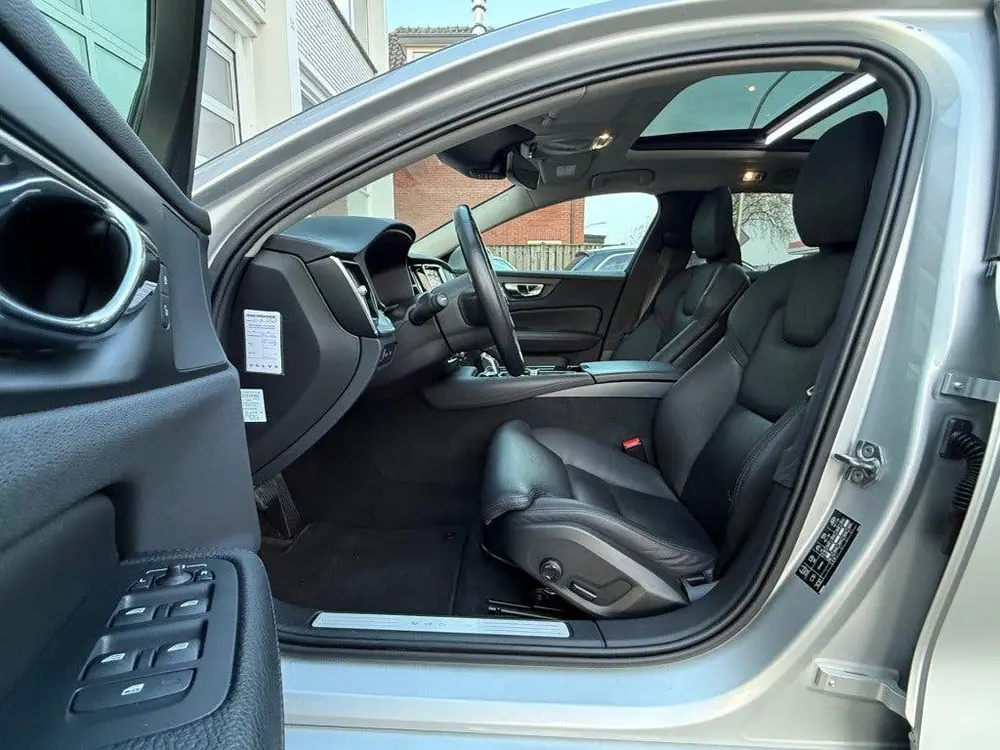 Volvo V60 2.0 T8 Twin Engine Inscription Pano Camera Trekhaa uit 2019, foto 9