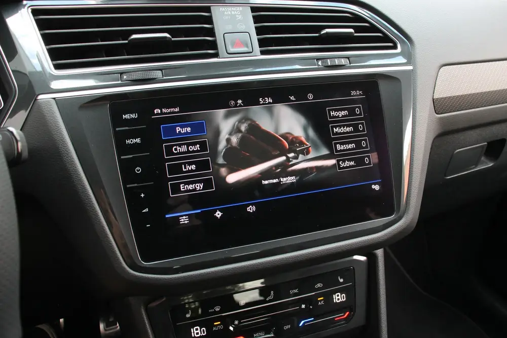 Volkswagen Tiguan 2.0 TSI 245pk R-line Black Style Leer Pano Harman Kardon Tiguan 2.0 TSI 245pk R-line Black Style Leer Pano uit 2021, foto 18
