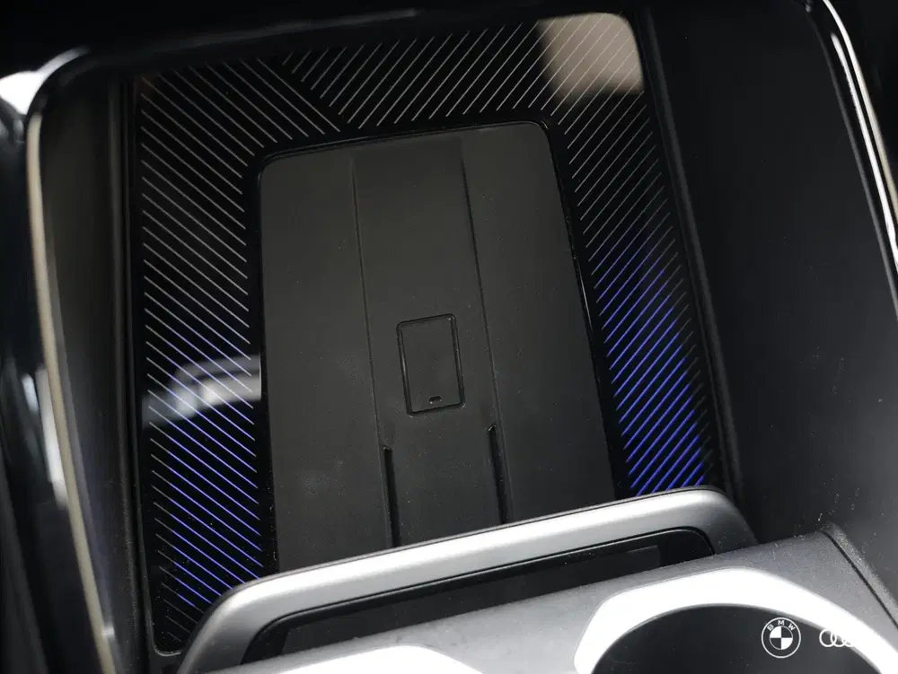 BMW iX1 eDrive20 67 kWh M Sport uit 2025, foto 19