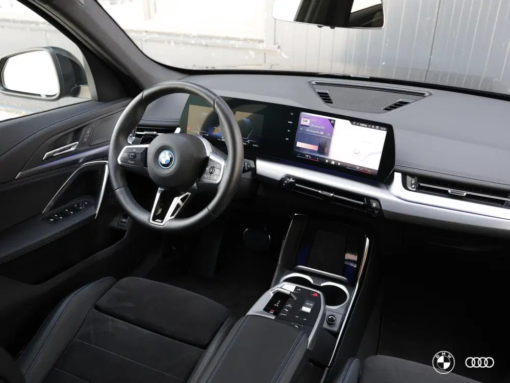 BMW iX1 eDrive20 67 kWh M Sport uit 2025, foto 3