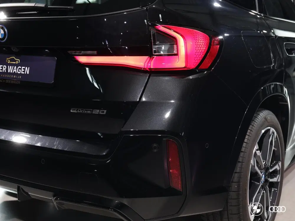 BMW iX1 eDrive20 67 kWh M Sport uit 2025, foto 5
