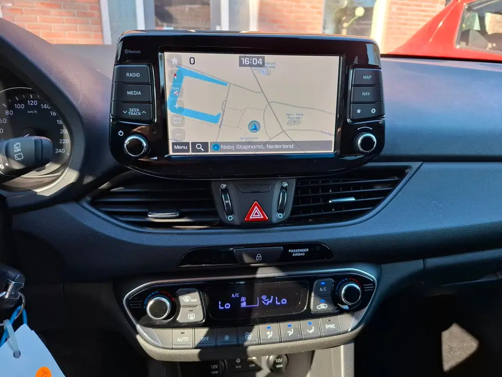Hyundai I30 1.0 T-GDI Comfort. Zeer netjes en luxe o.a: Navi uit 2019, foto 12