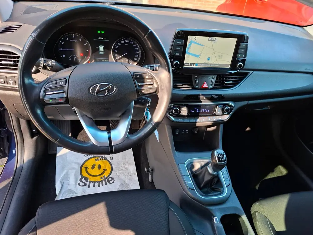 Hyundai I30 1.0 T-GDI Comfort. Zeer netjes en luxe o.a: Navi uit 2019, foto 2