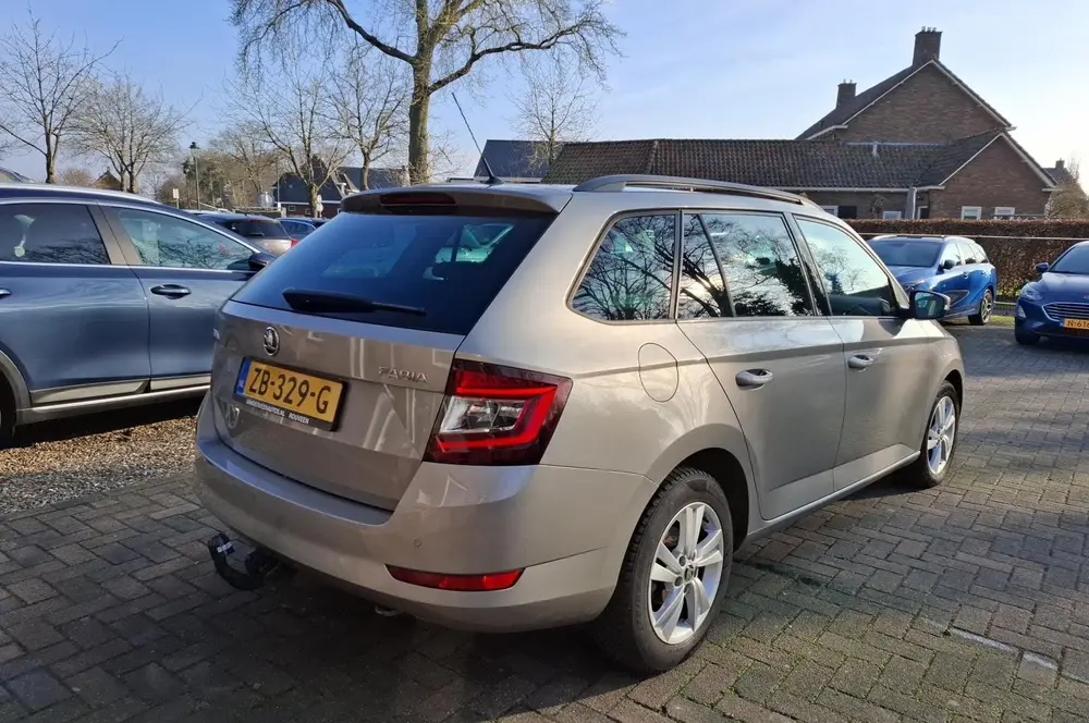 Skoda Fabia 1.0 TSI Style. 1ste eigenaar dealer onderh uit 2019, foto 3