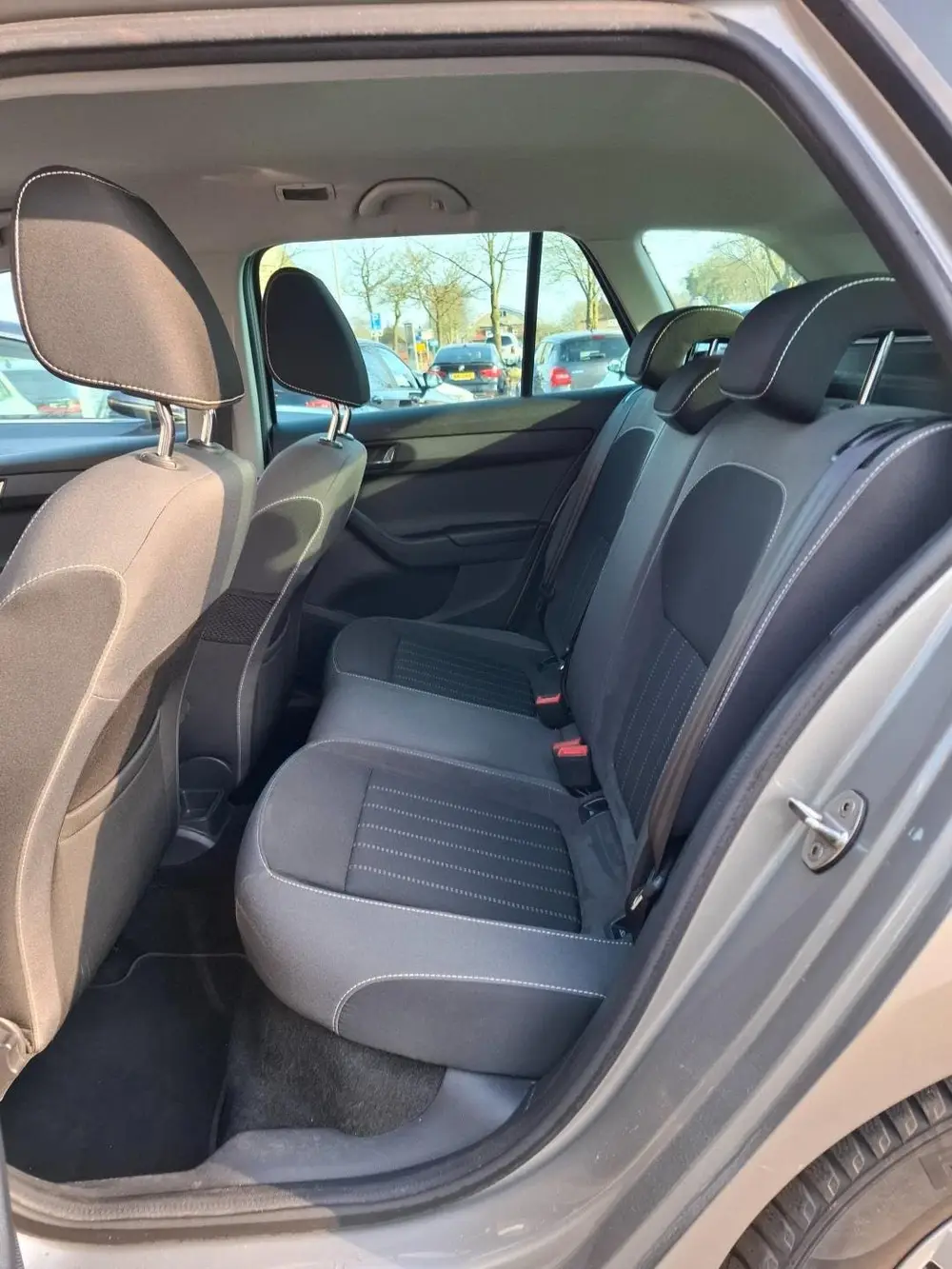 Skoda Fabia 1.0 TSI Style. 1ste eigenaar dealer onderh uit 2019, foto 5