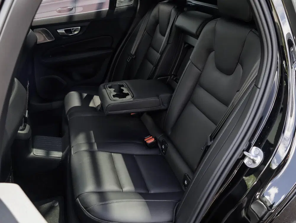 Volvo V60 T6 AWD Ultra Bright Bowers & Wilkins 360 S uit 2025, foto 6