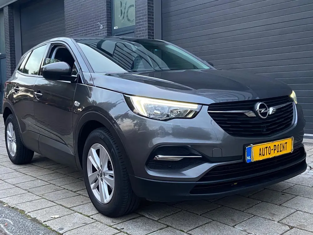 Opel Grandland X 1.2 Turbo NAVI uit 2019, foto 2