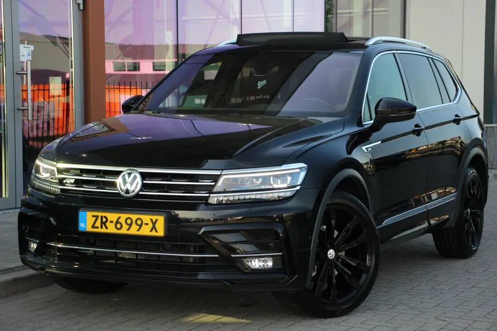 Volkswagen Tiguan Allspace 1.5 TSI Highline R-Line 7p. Pano uit 2019, foto 2