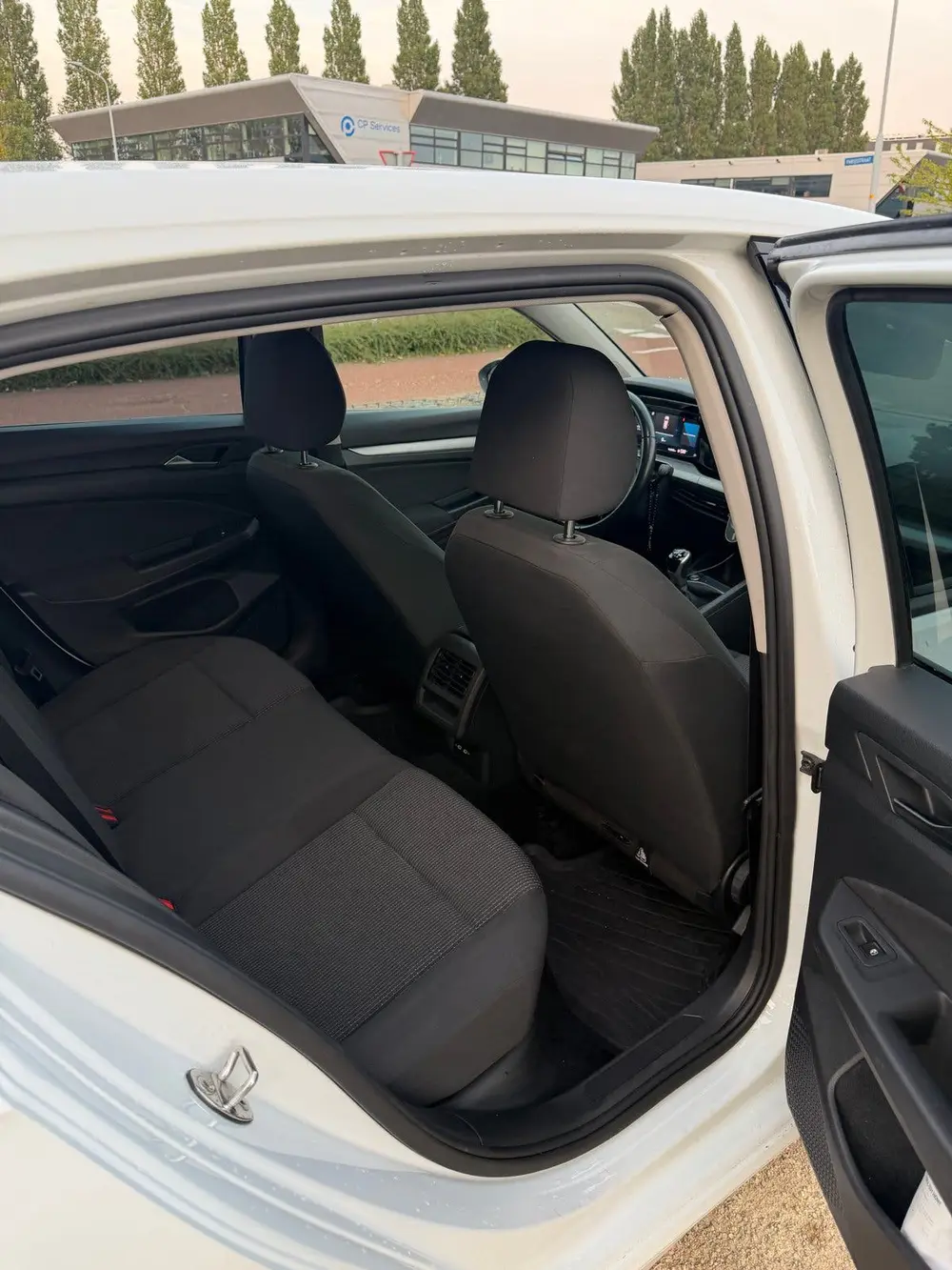 Volkswagen Golf 1.0 TSI 110pk 2021 Wit uit 2021, foto 11